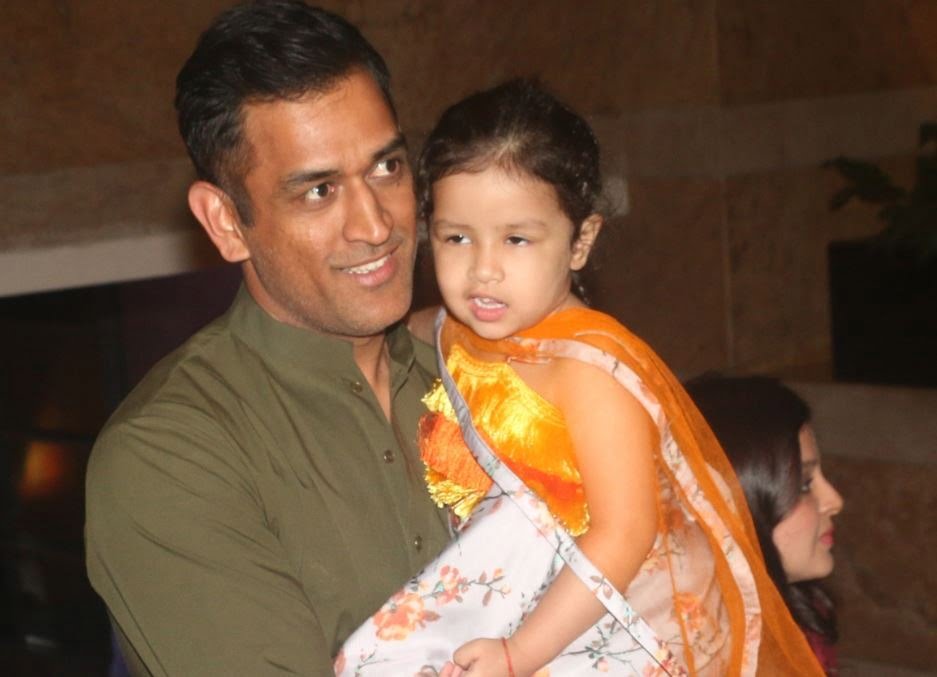 Dhoni with Daughter Ziva